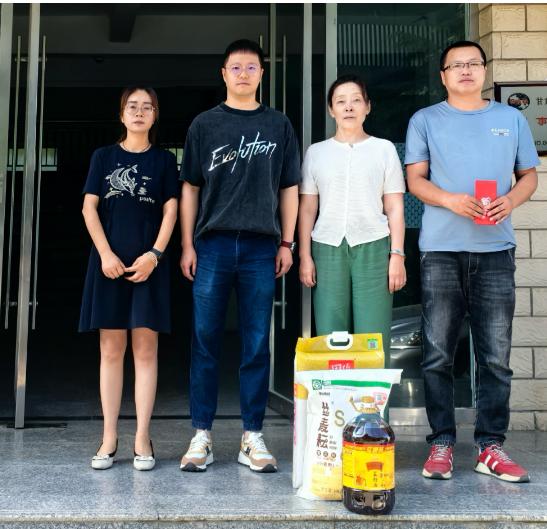 情系受災(zāi)職工   彰顯企業(yè)擔當 ——宏強公司全力幫助榆中山洪受災(zāi)職工家庭渡過難關(guān)